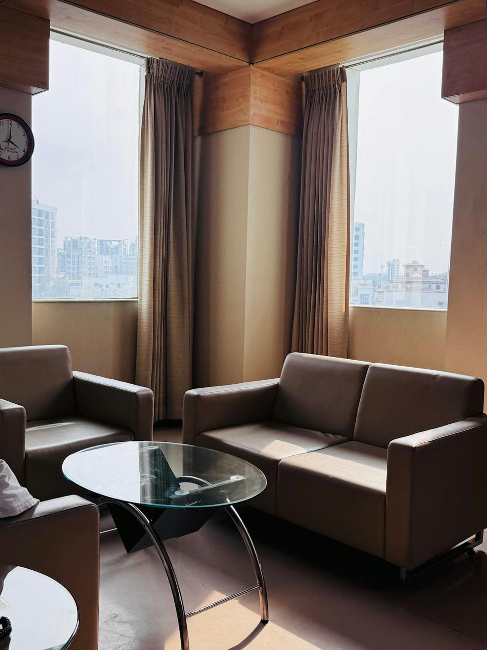 Executive Corner Suite